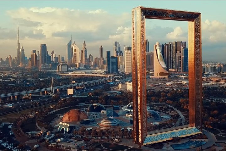 Discover the blend of history and innovation at the Dubai Frame where stunning city views merge with iconic landmarks promising unforgettable experiences and unique photo opportunities.